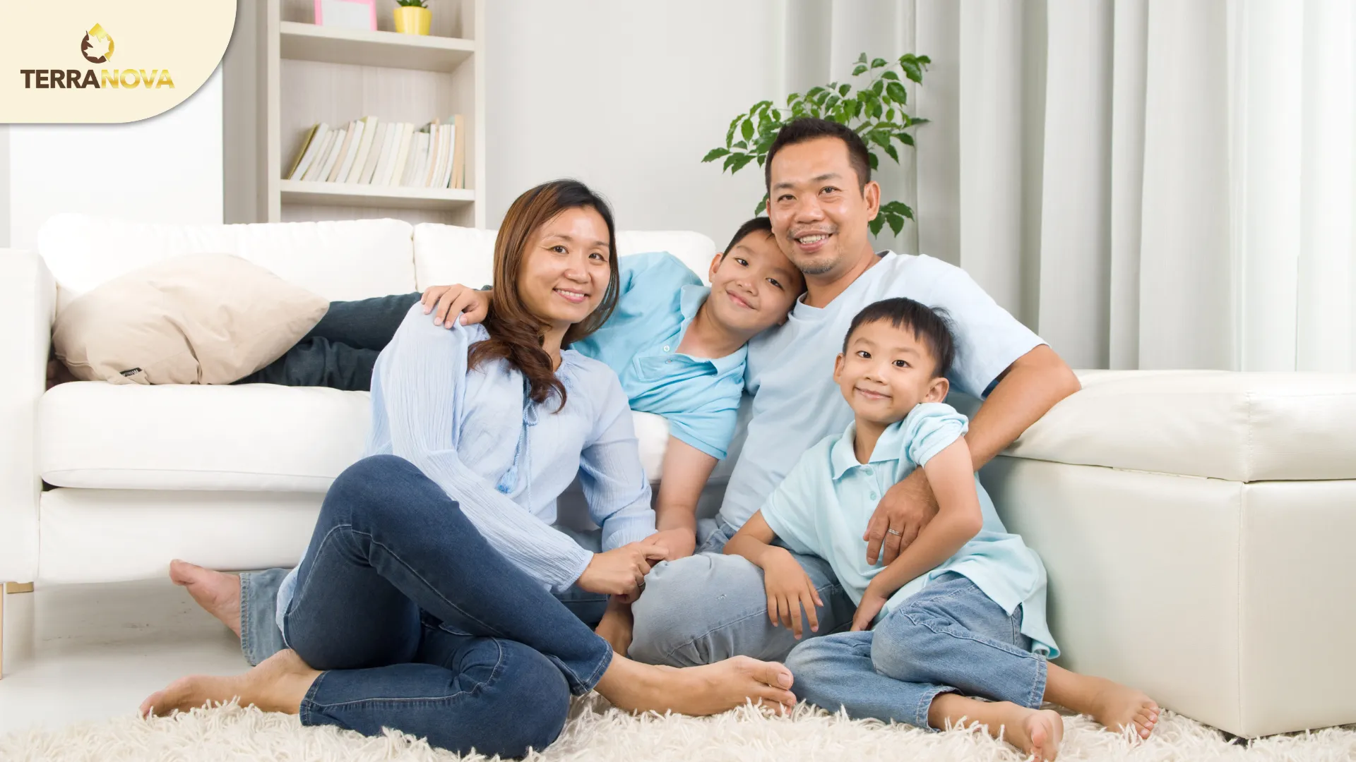 Spouse – Vợ/Chồng là người kết hôn hợp pháp với đương đơn chính, với hôn nhân được công nhận theo luật nơi kết hôn và phù hợp với luật Canada.