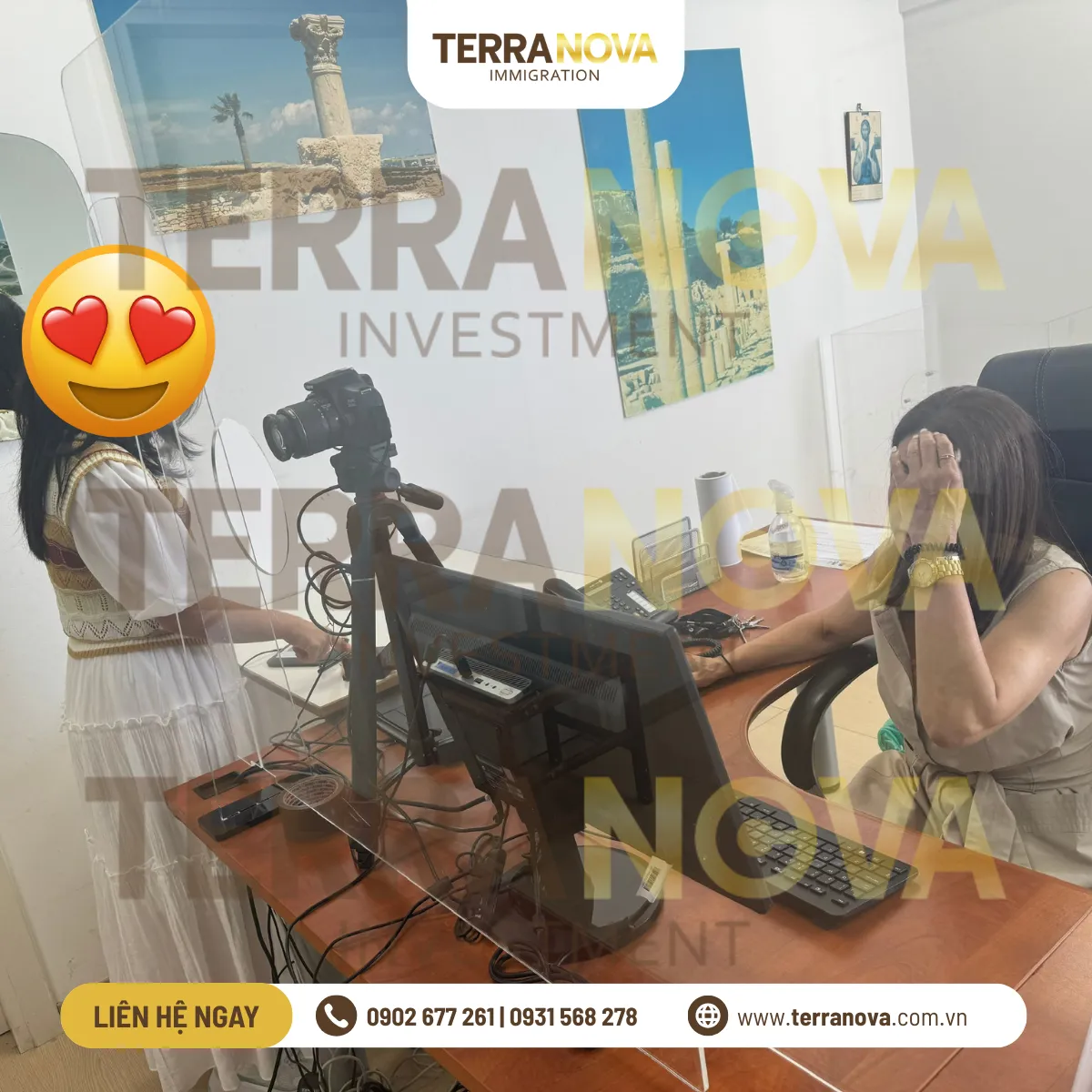 Gia đình anh P. đang thực hiện thủ tục sinh trắc lấy dấu vân tay hoàn hiện bước cuối cùng để đến với thẻ cư trú Síp