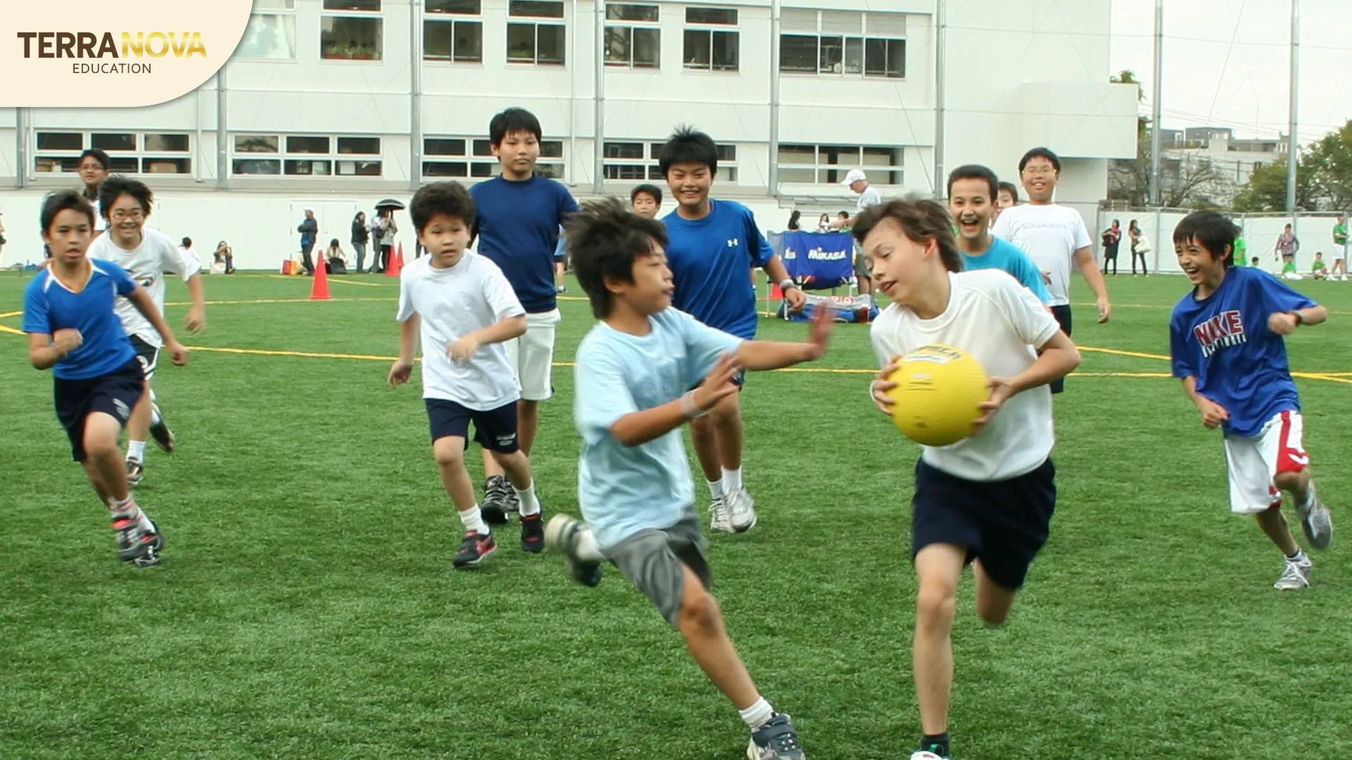 Tại St. Mary’s School, học sinh được khuyến khích phát triển thể chất, năng khiếu và kỹ năng lãnh đạo thông qua hệ thống thể thao