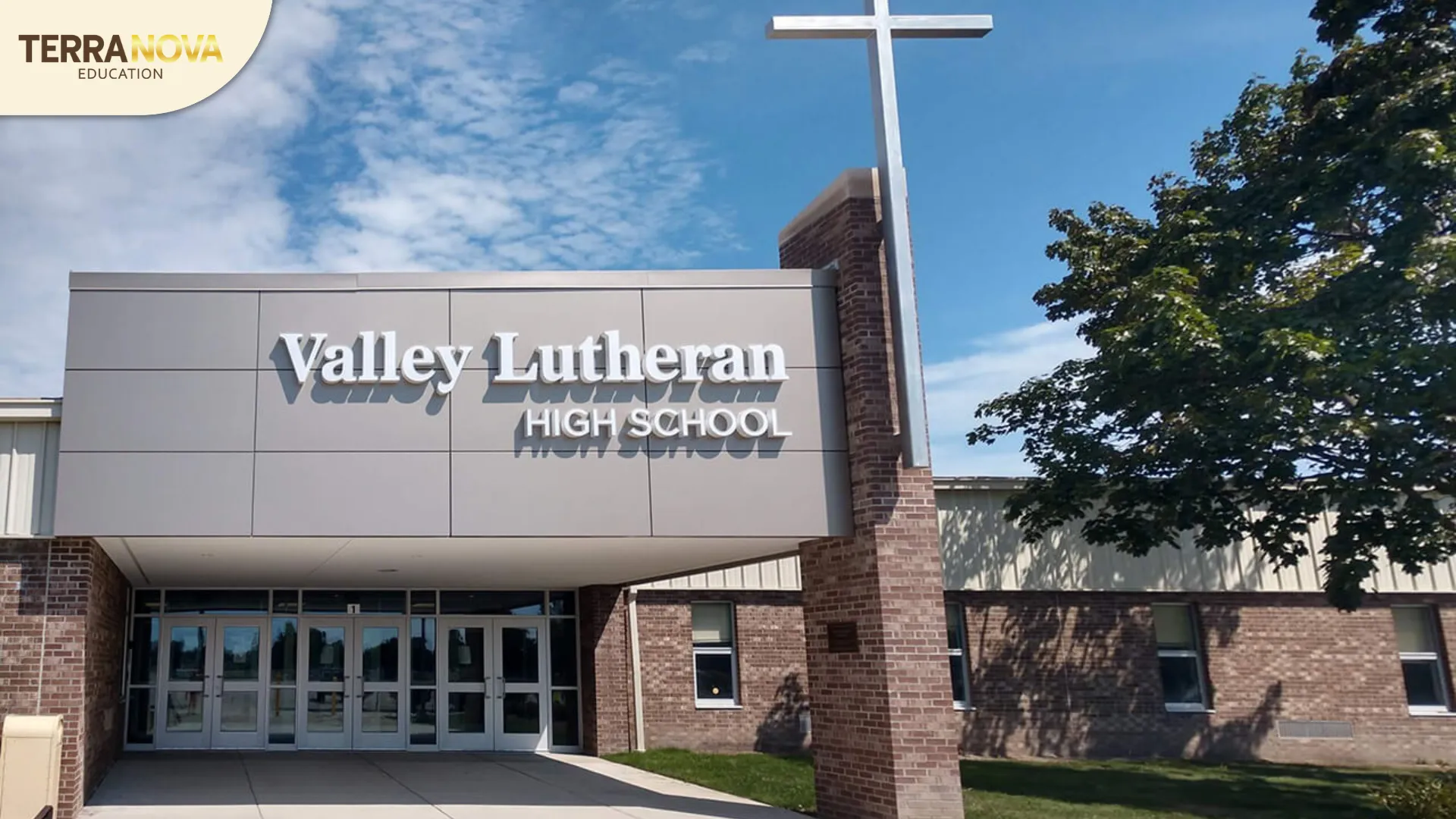 Valley Lutheran High School là một trong những trường trung học tư thục uy tín hàng đầu tại bang Arizona, Hoa Kỳ
