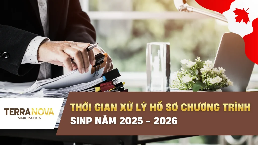 Thời gian xử lý hồ sơ chương trình SINP được cập nhật theo từng quý (mỗi 3 tháng), phản ánh thời gian trung bình mà tỉnh bang cần để hoàn tất việc xét duyệt cho từng nhóm danh mục, tính bằng số tuần. Tuy nhiên, đây chỉ là số liệu tham chiếu, bởi thời gian xử lý có thể thay đổi tùy thuộc vào lượng hồ sơ và yêu cầu thực tế, và không phải lúc nào cũng dự đoán chính xác cho các hồ sơ nộp trong tương lai. Dữ liệu dưới đây thể hiện thời gian trung bình để 80% hồ sơ được xử lý, tính từ lúc SINP tiếp nhận đến khi hoàn tất xét duyệt. 10% nhanh nhất và 10% chậm nhất được xem là ngoại lệ và không đưa vào số liệu trung bình. Hãy cùng công ty định cư Terra Nova cập nhật chi tiết thời gian xử lý hồ sơ SINP cho năm tài chính 2025–2026 để chủ động hơn trong việc chuẩn bị và tối ưu kế hoạch định cư của bạn. Thời gian xử lý hồ sơ chương trình SINP được cập nhật theo quý, cho biết số tuần trung bình tỉnh bang cần để xét duyệt từng nhóm hồ sơ. LƯU Ý QUAN TRỌNG: Các hồ sơ Job Approval Forms (JAFs) dành cho những nhóm ngành thuộc lưu trú & dịch vụ ăn uống, bán lẻ và vận tải đường bộ sẽ tạm ngừng xử lý, do chương trình SINP đã đạt trần 25% cho các ngành này trong năm 2025. Mặc dù hệ thống vẫn tiếp nhận JAFs, nhưng các hồ sơ này chỉ được xử lý nếu tỉnh bang cần bổ sung thêm vị trí để đáp ứng hạn mức đề cử hằng năm. International Skilled Worker – Diện lao động tay nghề Mục tiêu của chương trình là xử lý tất cả hồ sơ International Skilled Worker và Saskatchewan Experience trong vòng 16 tuần. Để hồ sơ được xử lý, SINP phải nhận đầy đủ thông tin và tài liệu hỗ trợ. Thời gian xử lý hồ sơ chương trình SINP - Diện Lao động tay nghề - Quý 2 năm tài chính 2025 - 2026 (Từ 1/7 đến 30/9/2025) Danh mục SINP Thời gian xử lý Employment Offer (Thư Mời Làm Việc) 7 tuần Occupation In-Demand (Ngành nghề cần nhân lực) Không có dữ liệu Express Entry Không có dữ liệu Tech Talent Pathway (Lộ trình nhân tài công nghệ) 6 tuần Agriculture Talent Pathway (Lộ trình nhân tài nông nghiệp) 4 tuần Health Talent Pathway (Lộ trình nhân tài ngành y tế) 5 tuần Saskatchewan Experience – Diện kinh nghiệm làm việc tại Saskatchewan Thời gian xử lý hồ sơ chương trình SINP - Diện kinh nghiệm làm việc tại Saskatchewan - Quý 2 năm tài chính 2025 - 2026 (Từ 1/7 đến 30/9/2025) Danh mục SINP Thời gian xử lý Existing Work Permit (Giấy Phép Lao Động hiện có) 9 tuần International Students (Sinh viên quốc tế) 6 tuần Thời gian xử lý được tính dựa trên các hồ sơ đã hoàn tất. Điều này có nghĩa là hồ sơ đã nhận được một trong các quyết định sau: Được đề cử (Nominated) Bị trả lại (Returned) Không đủ điều kiện (Ineligible) Hồ sơ được xem xét lần hai (Second Reviews) Bảng dưới đây cho thấy thời gian xử lý các yêu cầu xem xét lần hai đã hoàn tất trong quý trước. Lưu ý: Ứng viên sẽ nhận thông báo qua email khi quá trình xem xét hoàn tất. Tại thời điểm đó, hồ sơ của bạn có thể: Được chấp thuận đề cử, hoặc Được yêu cầu bổ sung thông tin, hoặc Giữ nguyên quyết định không đủ điều kiện (và không còn quyền khiếu nại) Thời gian xử lý hồ sơ chương trình SINP - Diện hồ sơ được xem xét lần hai - Quý 2 năm tài chính 2025 - 2026 (Từ 1/7 đến 30/9/2025) Nhóm yêu cầu xem xét lần hai Thời gian xử lý Applicants with Job Offers (Ứng viên có Thư Mời Làm Việc) 3 tuần Applicants without Job Offers (Ứng viên không có Thư Mời Làm Việc) 16 tuần Quy trình phê duyệt vị trí việc làm (Job Approval Process) Thư Phê Duyệt Vị Trí Việc Làm (SINP Job Approval Letter) là văn bản cho phép nhà tuyển dụng được chấp thuận trước để thuê lao động nước ngoài thông qua chương trình SINP. SINP sẽ xem xét mỗi Job Approval Form (JAF) để xác định xem vị trí tuyển dụng có đáp ứng các tiêu chí của chương trình hay không. Mục tiêu của tỉnh bang là xử lý Job Approval Forms trong vòng 6 tuần. Để hồ sơ được xử lý, tất cả thông tin và tài liệu hỗ trợ phải đầy đủ. Thời gian xử lý quy trình phê duyệt vị trí việc làm JAL - Quý 2 năm tài chính 2025 - 2026 (Từ 1/7 đến 30/9/2025) Nhóm ngành Thời gian xử lý Health, Agriculture and Skilled Trades (Y tế, Nông nghiệp và Lao động tay nghề cao) 4 tuần Other Sectors (Các ngành khác) 9 tuần Quy trình phê duyệt Nếu vị trí tuyển dụng nộp lên đáp ứng tiêu chí của Bộ phận Employer Services, hồ sơ sẽ được phê duyệt. Sau khi được phê duyệt, nhà tuyển dụng có thể thêm tên ứng viên vào vị trí để tạo Thư Phê Duyệt Vị Trí Việc Làm dành riêng cho ứng viên (Candidate Specific Job Approval Letter). Ứng viên bắt buộc phải nộp kèm thư này trong bộ hồ sơ SINP của mình. Khi vị trí được phê duyệt và Thư Phê Duyệt Vị Trí Việc Làm JAL được cấp, ứng viên có thể nộp hồ sơ SINP một cách đầy đủ và đúng quy định. Công ty định cư Terra Nova sẽ tiếp tục cập nhật những thông tin mới nhất về chương trình và thời gian xử lý hồ sơ. Liên hệ ngay Terra Nova để được tư vấn và hỗ trợ chi tiết cho hồ sơ của bạn.