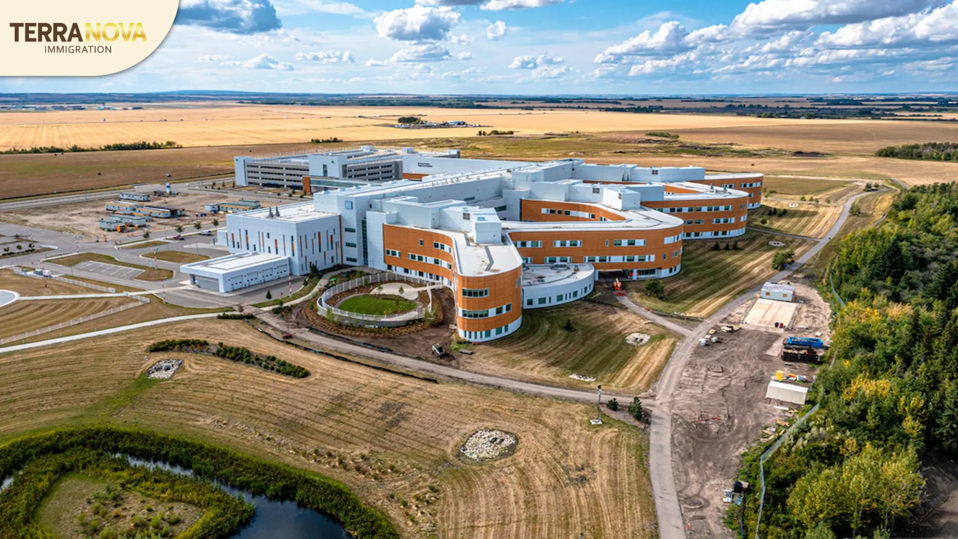 Thành phố Grande Prairie có hệ thống y tế tương đối phát triển, đáp ứng tốt nhu cầu khám chữa bệnh và chăm sóc sức khỏe của cư dân địa phương.